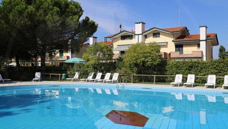 Residence Marco Polo Ераклеа Маре Екстериор снимка